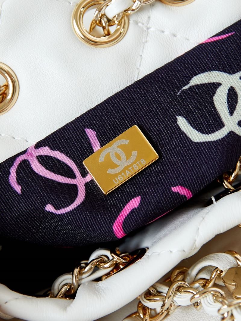 Ch**el bucket bags